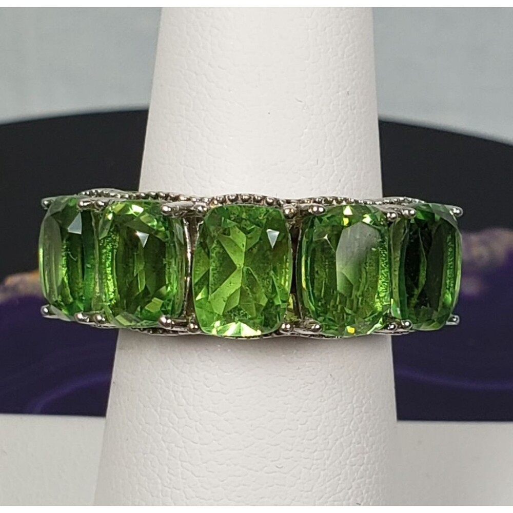 Vintage Marked STS 925 Sterling Silver 5 Emerald Cut Peridot Stone Ring Size 7
